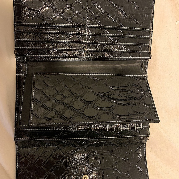 SALE 3/$20 Guess Wallet - Picture 3 of 3